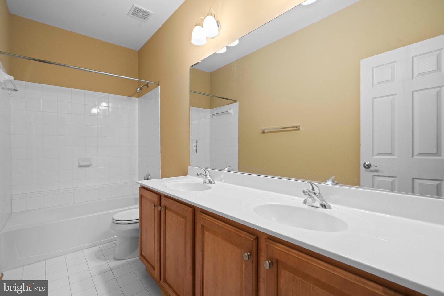 43032 LA RIVA DR, ASHBURN, Virginia 20148, 4 Bedrooms Bedrooms, ,3 BathroomsBathrooms,Residential,For sale,43032 LA RIVA DR,VALO2103700 MLS # VALO2103700