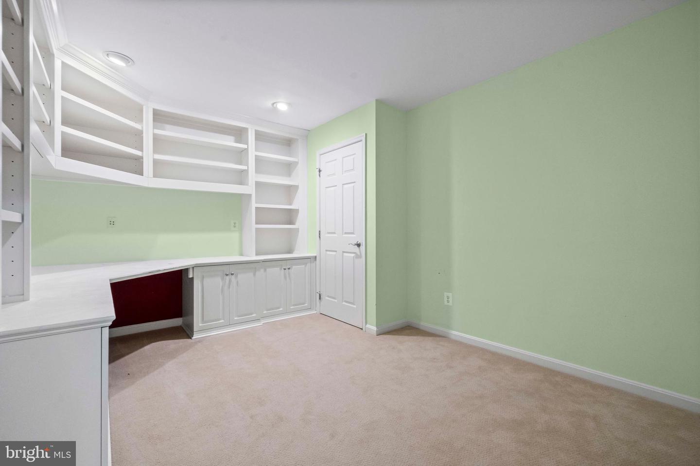 43032 LA RIVA DR, ASHBURN, Virginia 20148, 4 Bedrooms Bedrooms, ,3 BathroomsBathrooms,Residential,For sale,43032 LA RIVA DR,VALO2103700 MLS # VALO2103700