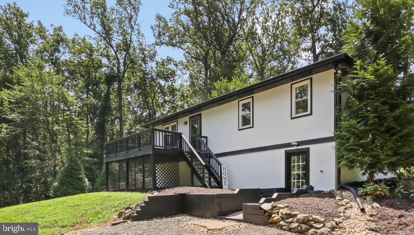 7047 WOODLEY HEIGHTS DR, WARRENTON, Virginia 20186, 3 Bedrooms Bedrooms, 5 Rooms Rooms,2 BathroomsBathrooms,Residential,For sale,7047 WOODLEY HEIGHTS DR,VAFQ2017758 MLS # VAFQ2017758