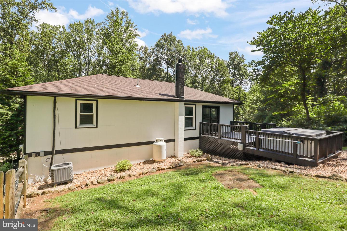 7047 WOODLEY HEIGHTS DR, WARRENTON, Virginia 20186, 3 Bedrooms Bedrooms, 5 Rooms Rooms,2 BathroomsBathrooms,Residential,For sale,7047 WOODLEY HEIGHTS DR,VAFQ2017758 MLS # VAFQ2017758