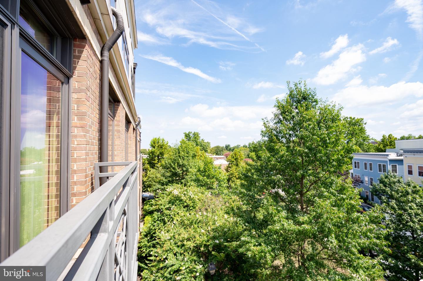 915 N PATRICK ST #406, ALEXANDRIA, Virginia 22314, 1 Bedroom Bedrooms, ,1 BathroomBathrooms,Residential,For sale,915 N PATRICK ST #406,VAAX2048138 MLS # VAAX2048138