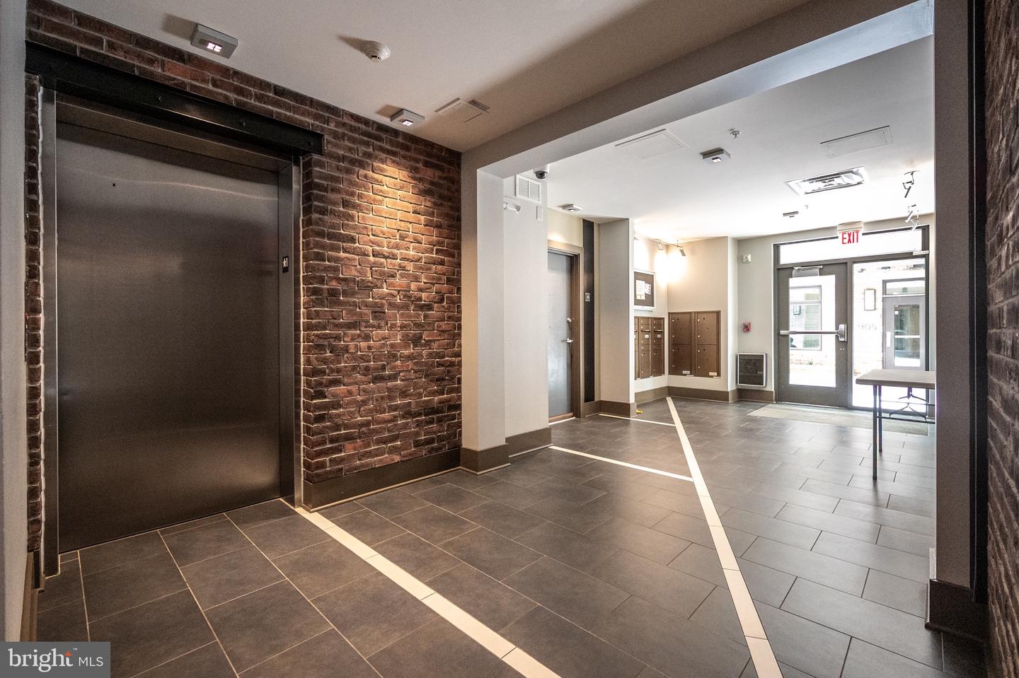 915 N PATRICK ST #406, ALEXANDRIA, Virginia 22314, 1 Bedroom Bedrooms, ,1 BathroomBathrooms,Residential,For sale,915 N PATRICK ST #406,VAAX2048138 MLS # VAAX2048138