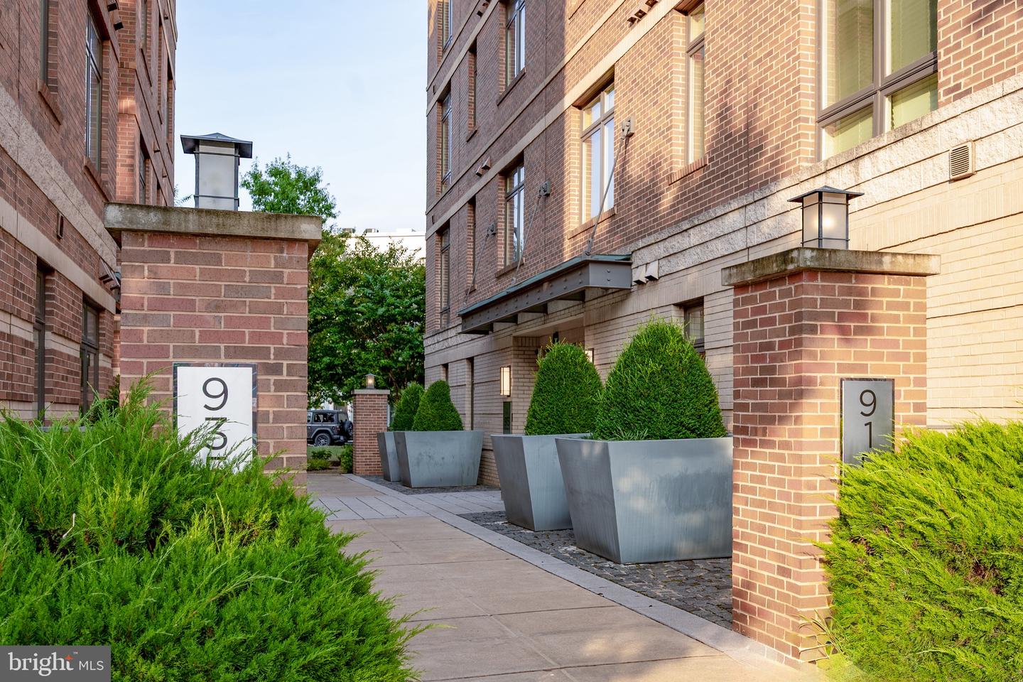 915 N PATRICK ST #406, ALEXANDRIA, Virginia 22314, 1 Bedroom Bedrooms, ,1 BathroomBathrooms,Residential,For sale,915 N PATRICK ST #406,VAAX2048138 MLS # VAAX2048138