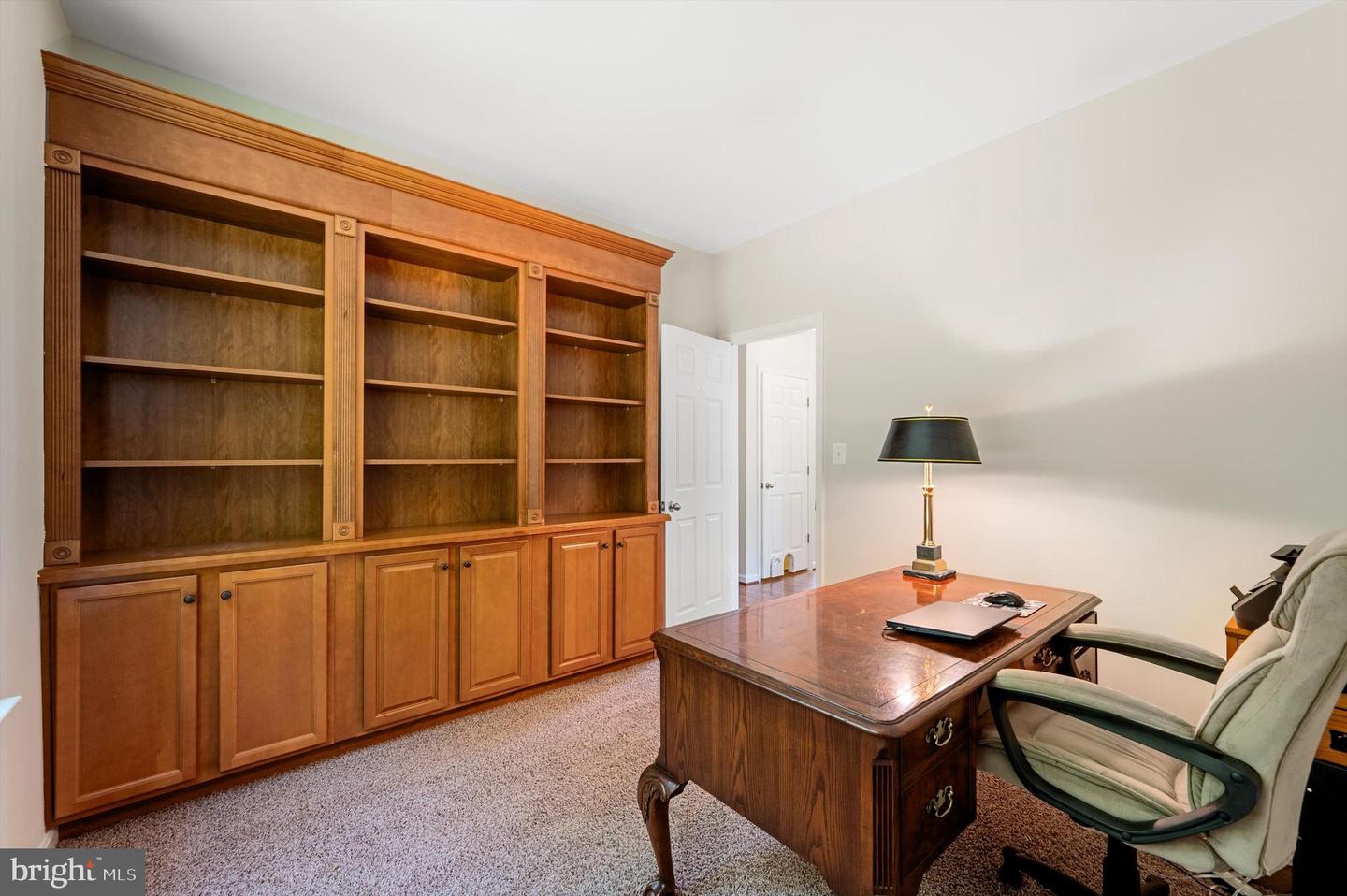 16972 BUCKINGTON CT, ROUND HILL, Virginia 20141, 4 Bedrooms Bedrooms, ,3 BathroomsBathrooms,Residential,For sale,16972 BUCKINGTON CT,VALO2103722 MLS # VALO2103722