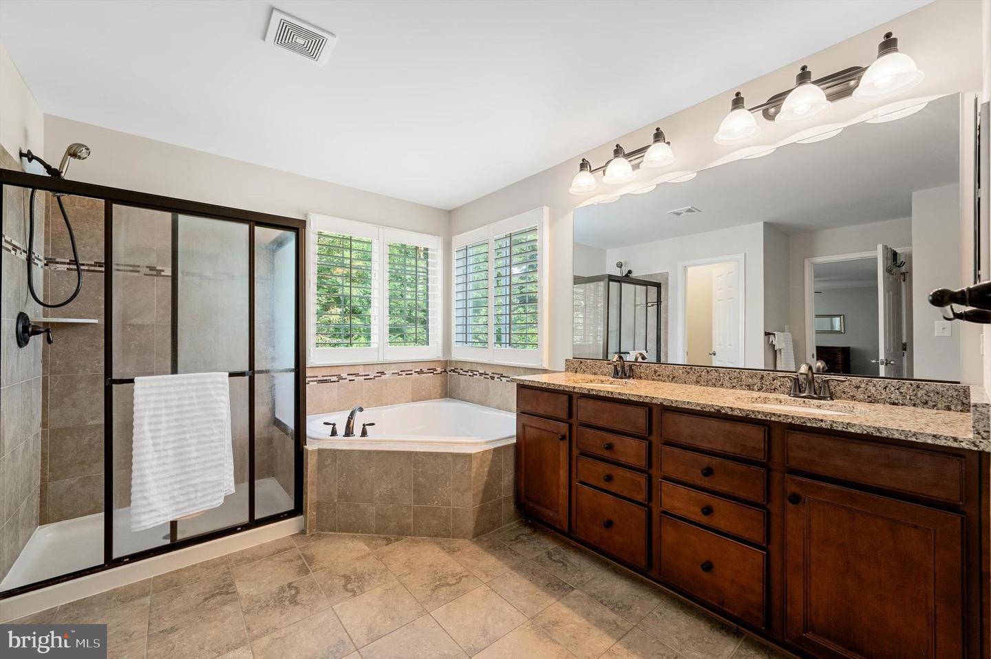 16972 BUCKINGTON CT, ROUND HILL, Virginia 20141, 4 Bedrooms Bedrooms, ,3 BathroomsBathrooms,Residential,For sale,16972 BUCKINGTON CT,VALO2103722 MLS # VALO2103722