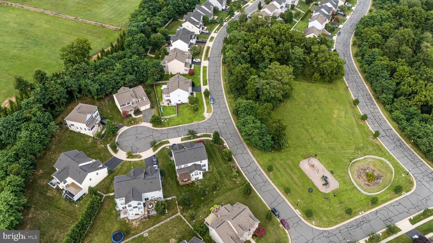16972 BUCKINGTON CT, ROUND HILL, Virginia 20141, 4 Bedrooms Bedrooms, ,3 BathroomsBathrooms,Residential,For sale,16972 BUCKINGTON CT,VALO2103722 MLS # VALO2103722