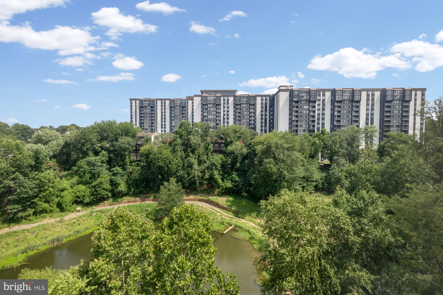 4550 STRUTFIELD LN #2405, ALEXANDRIA, Virginia 22311, 2 Bedrooms Bedrooms, ,1 BathroomBathrooms,Residential,For sale,4550 STRUTFIELD LN #2405,VAAX2048150 MLS # VAAX2048150