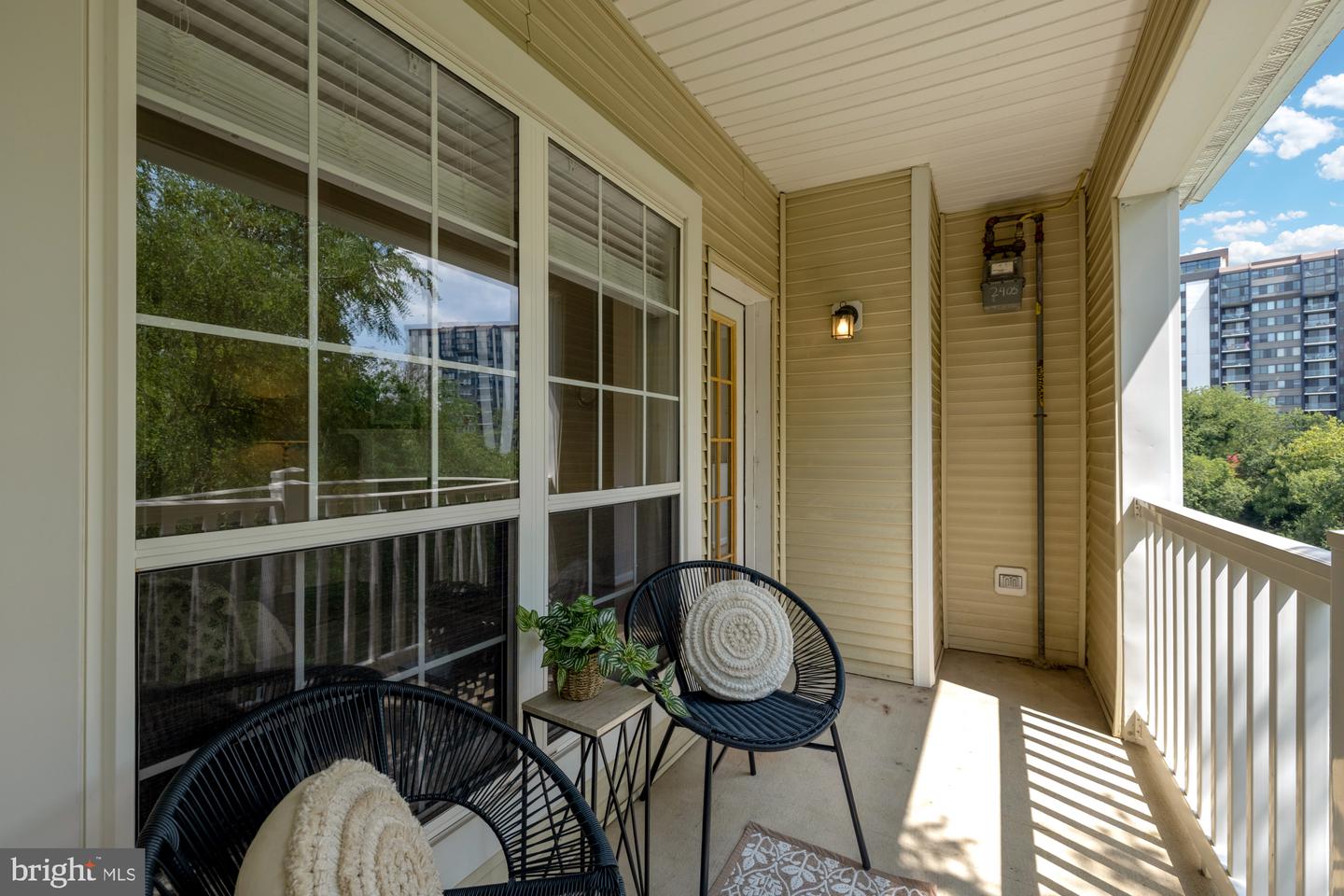 4550 STRUTFIELD LN #2405, ALEXANDRIA, Virginia 22311, 2 Bedrooms Bedrooms, ,1 BathroomBathrooms,Residential,For sale,4550 STRUTFIELD LN #2405,VAAX2048150 MLS # VAAX2048150