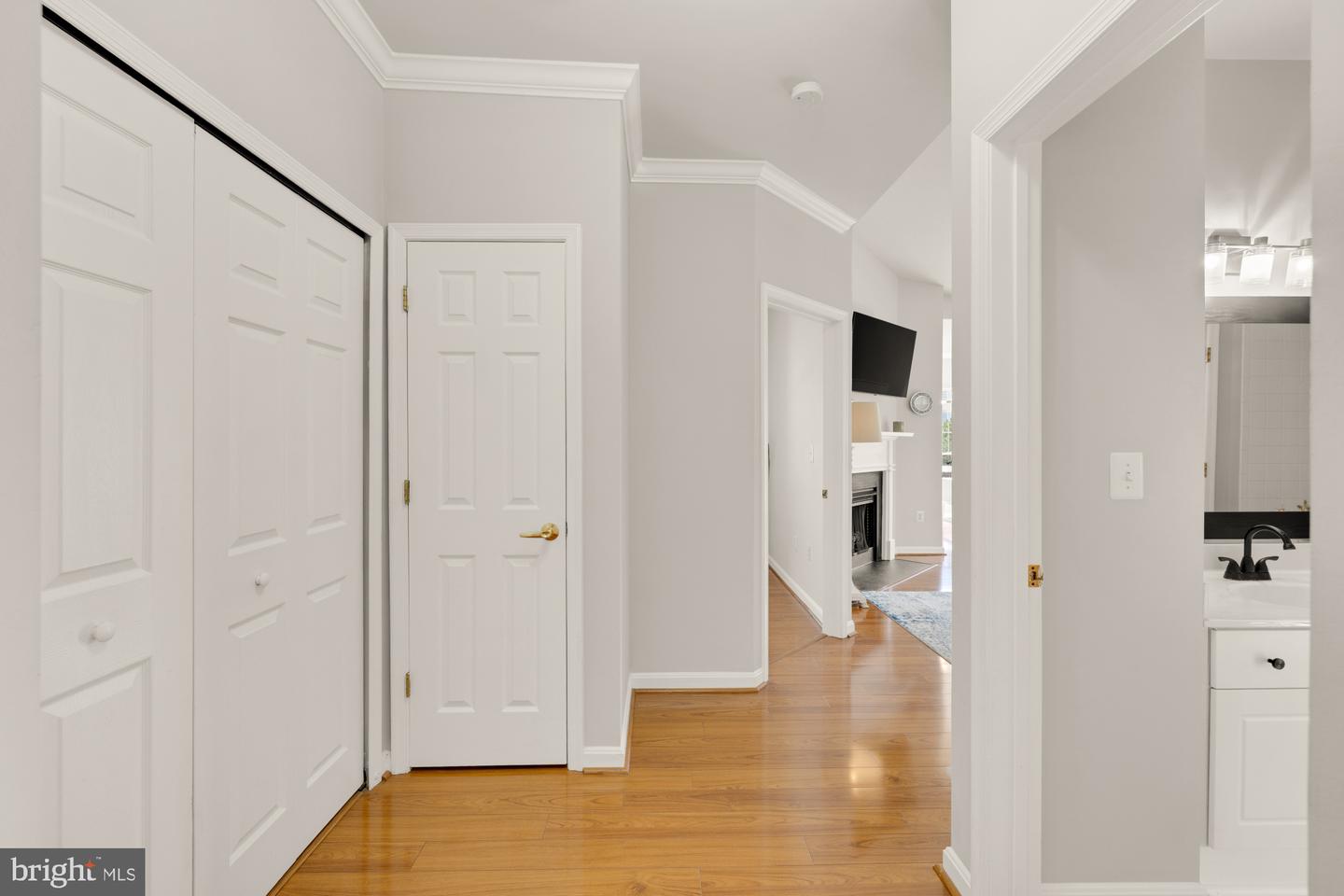 4550 STRUTFIELD LN #2405, ALEXANDRIA, Virginia 22311, 2 Bedrooms Bedrooms, ,1 BathroomBathrooms,Residential,For sale,4550 STRUTFIELD LN #2405,VAAX2048150 MLS # VAAX2048150