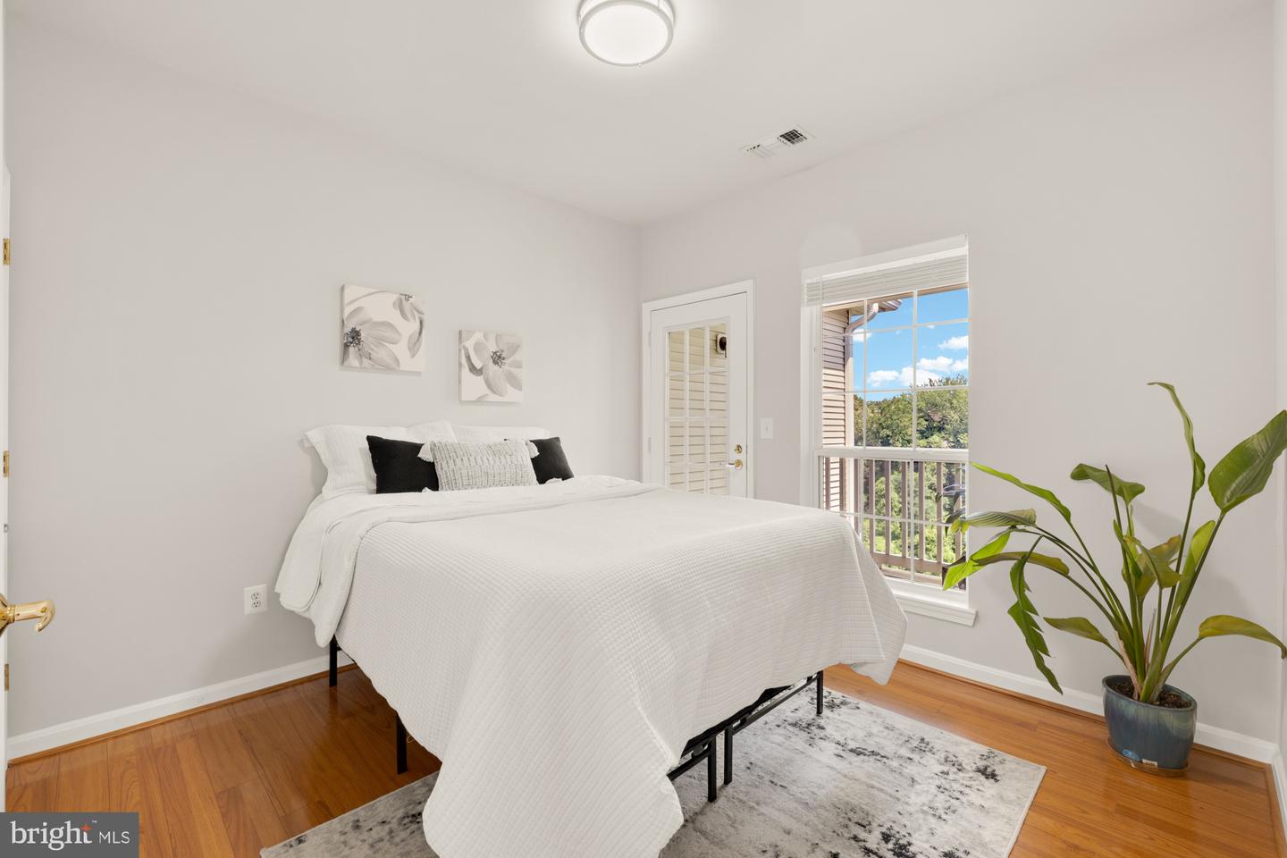 4550 STRUTFIELD LN #2405, ALEXANDRIA, Virginia 22311, 2 Bedrooms Bedrooms, ,1 BathroomBathrooms,Residential,For sale,4550 STRUTFIELD LN #2405,VAAX2048150 MLS # VAAX2048150