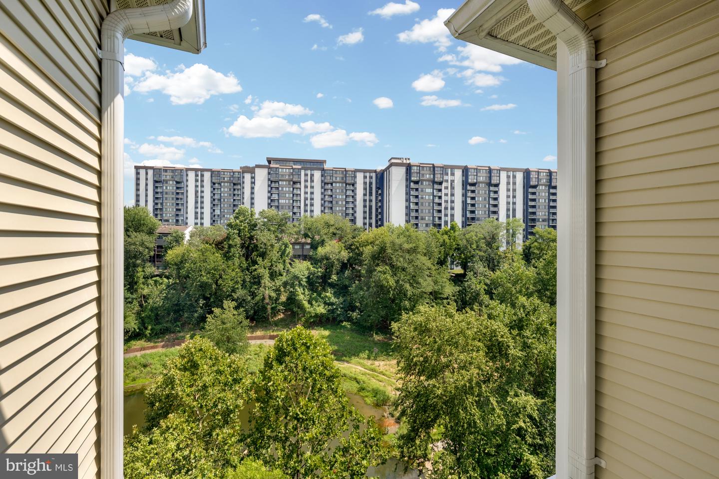 4550 STRUTFIELD LN #2405, ALEXANDRIA, Virginia 22311, 2 Bedrooms Bedrooms, ,1 BathroomBathrooms,Residential,For sale,4550 STRUTFIELD LN #2405,VAAX2048150 MLS # VAAX2048150