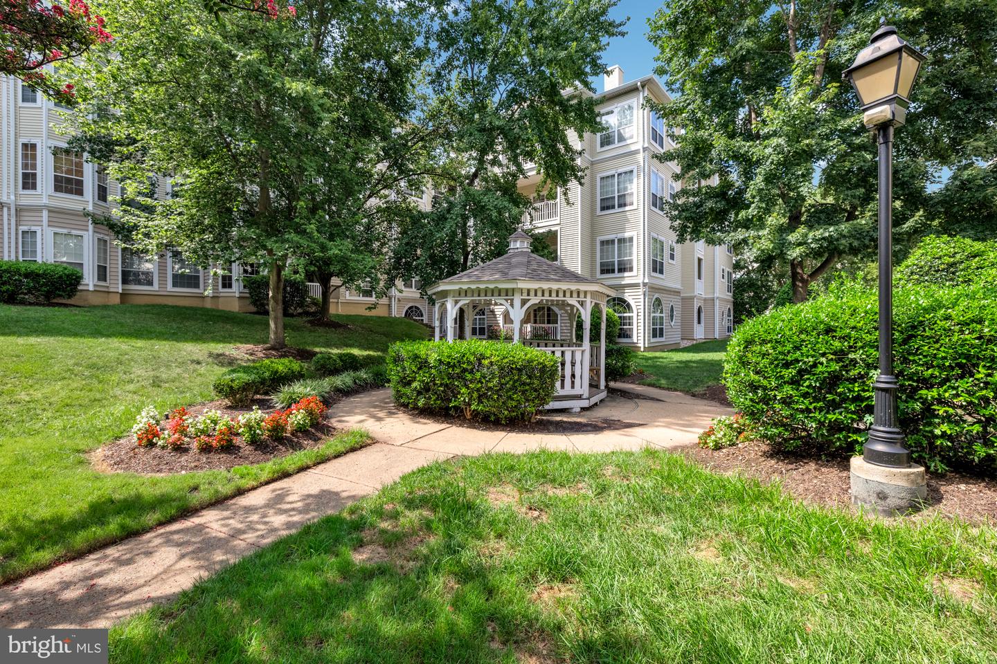 4550 STRUTFIELD LN #2405, ALEXANDRIA, Virginia 22311, 2 Bedrooms Bedrooms, ,1 BathroomBathrooms,Residential,For sale,4550 STRUTFIELD LN #2405,VAAX2048150 MLS # VAAX2048150