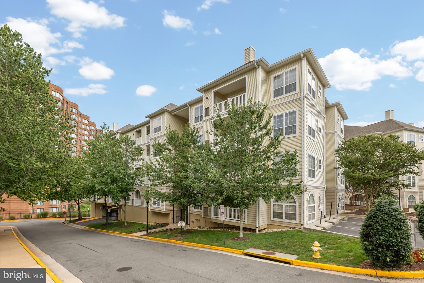 4550 STRUTFIELD LN #2405, ALEXANDRIA, Virginia 22311, 2 Bedrooms Bedrooms, ,1 BathroomBathrooms,Residential,For sale,4550 STRUTFIELD LN #2405,VAAX2048150 MLS # VAAX2048150