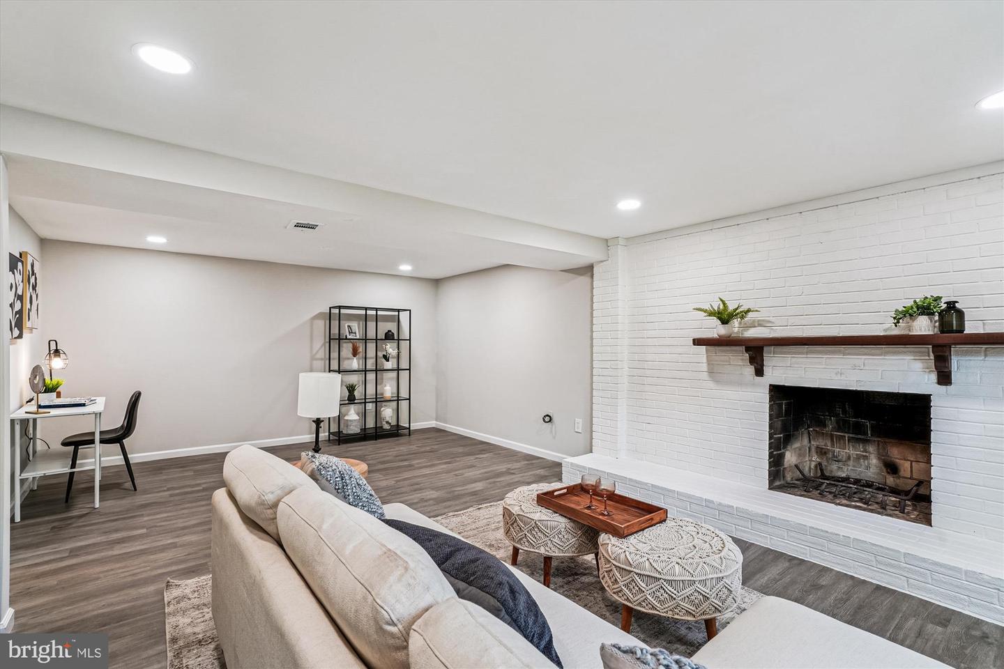 13804 GILBERT RD, WOODBRIDGE, Virginia 22193, 4 Bedrooms Bedrooms, 12 Rooms Rooms,3 BathroomsBathrooms,Residential,For sale,13804 GILBERT RD,VAPW2100566 MLS # VAPW2100566