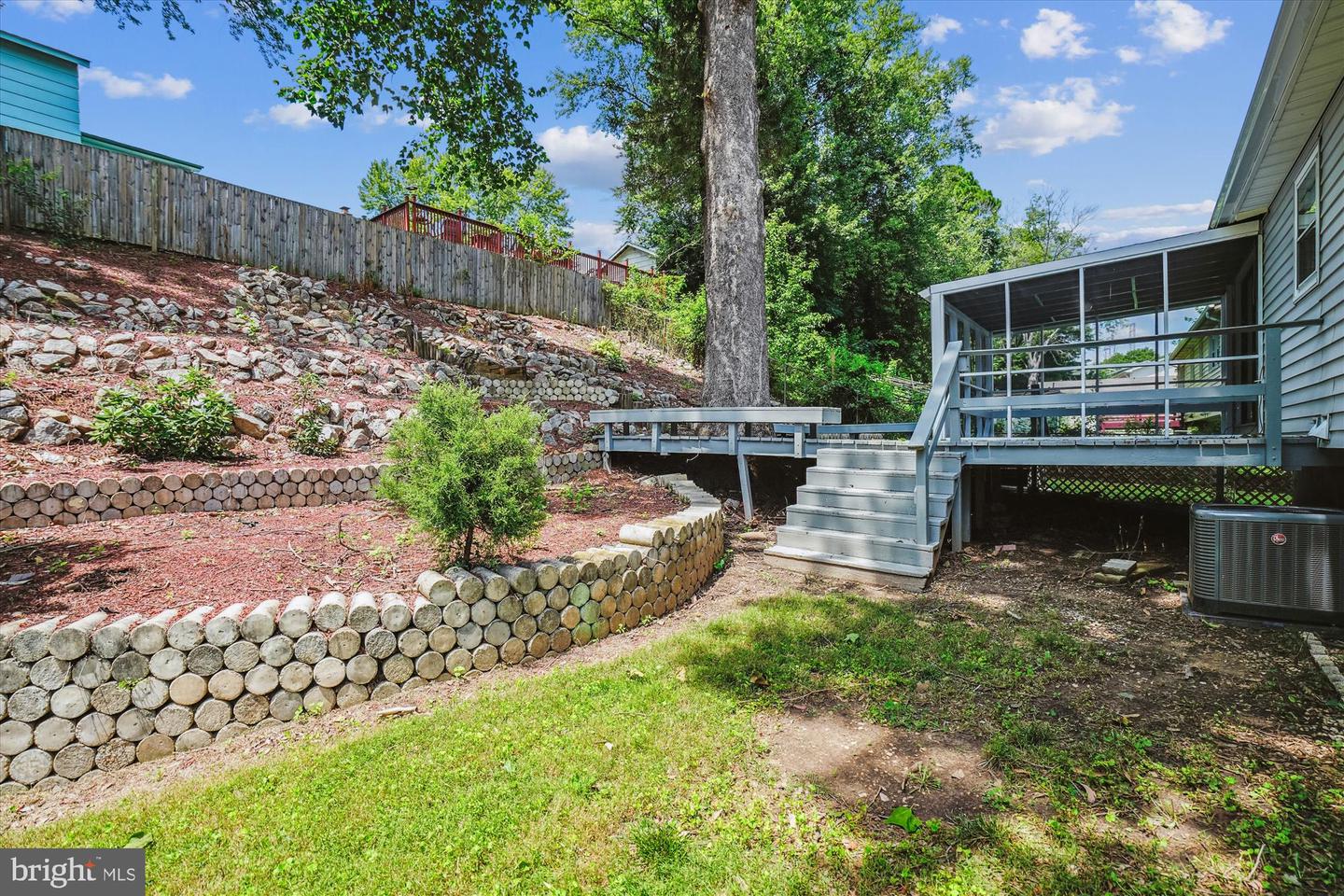 13804 GILBERT RD, WOODBRIDGE, Virginia 22193, 4 Bedrooms Bedrooms, 12 Rooms Rooms,3 BathroomsBathrooms,Residential,For sale,13804 GILBERT RD,VAPW2100566 MLS # VAPW2100566