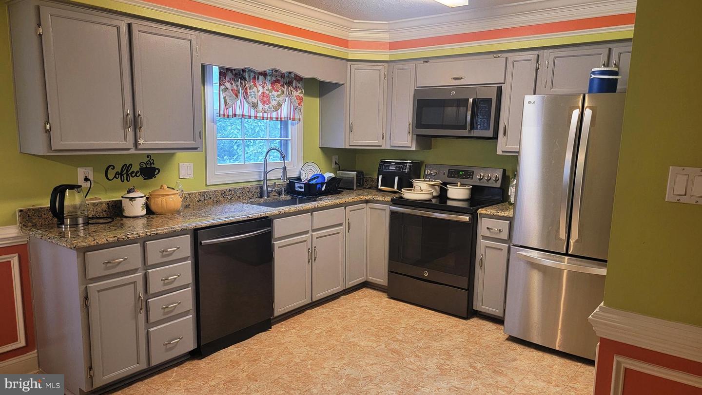 9058 OLD HICKORY CT, MANASSAS, Virginia 20110, 4 Bedrooms Bedrooms, ,3 BathroomsBathrooms,Residential,For sale,9058 OLD HICKORY CT,VAMN2009126 MLS # VAMN2009126