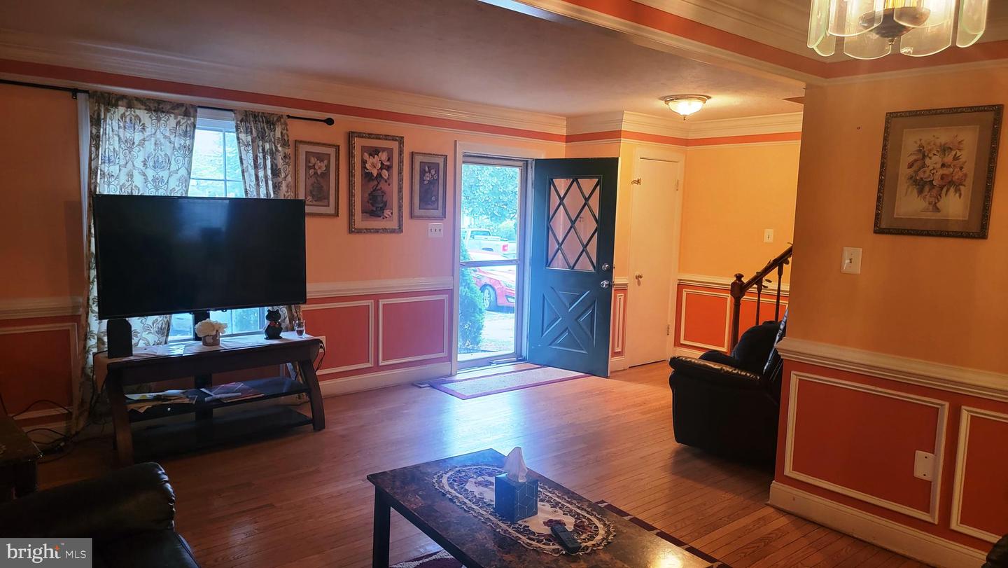 9058 OLD HICKORY CT, MANASSAS, Virginia 20110, 4 Bedrooms Bedrooms, ,3 BathroomsBathrooms,Residential,For sale,9058 OLD HICKORY CT,VAMN2009126 MLS # VAMN2009126