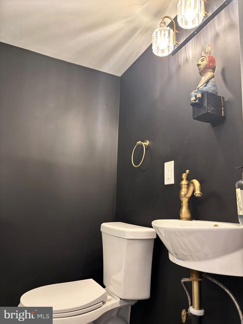 16 Q ST NE, WASHINGTON, District Of Columbia 20002, 5 Bedrooms Bedrooms, ,3 BathroomsBathrooms,Residential,For sale,16 Q ST NE,DCDC2213398 MLS # DCDC2213398