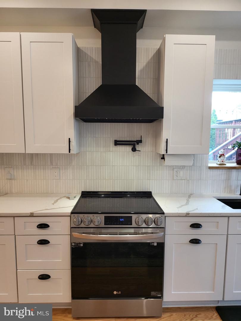 16 Q ST NE, WASHINGTON, District Of Columbia 20002, 5 Bedrooms Bedrooms, ,3 BathroomsBathrooms,Residential,For sale,16 Q ST NE,DCDC2213398 MLS # DCDC2213398