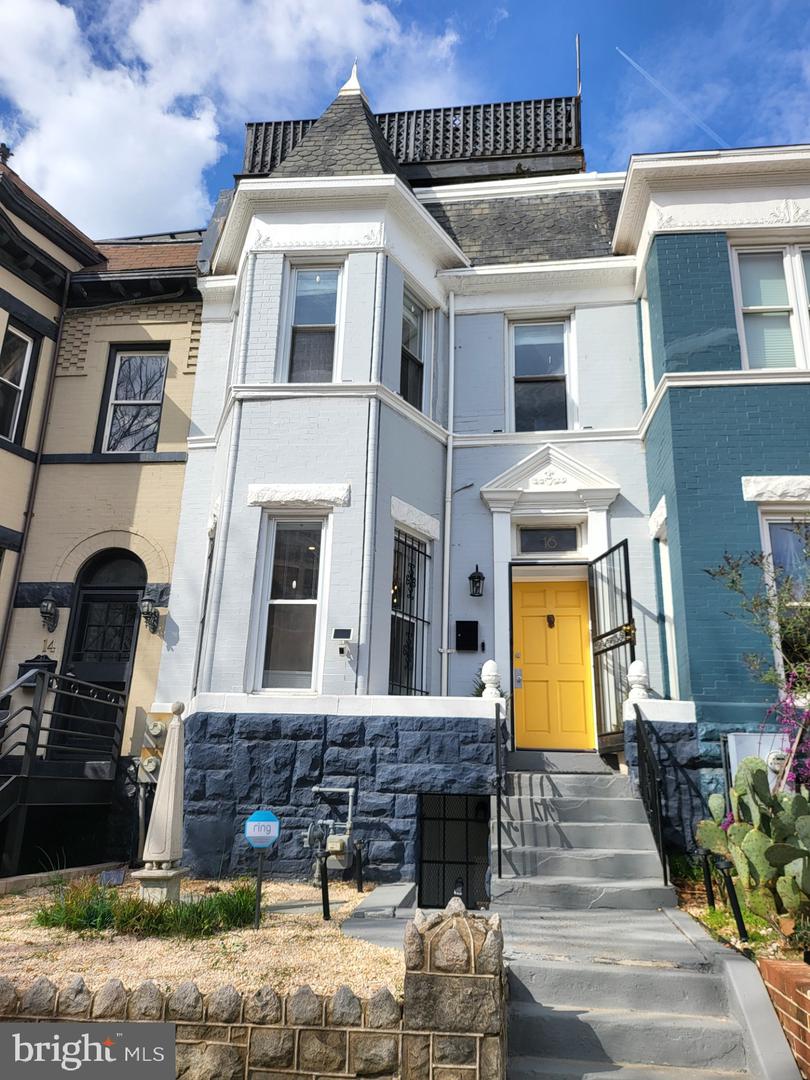 16 Q ST NE, WASHINGTON, District Of Columbia 20002, 5 Bedrooms Bedrooms, ,3 BathroomsBathrooms,Residential,For sale,16 Q ST NE,DCDC2213398 MLS # DCDC2213398