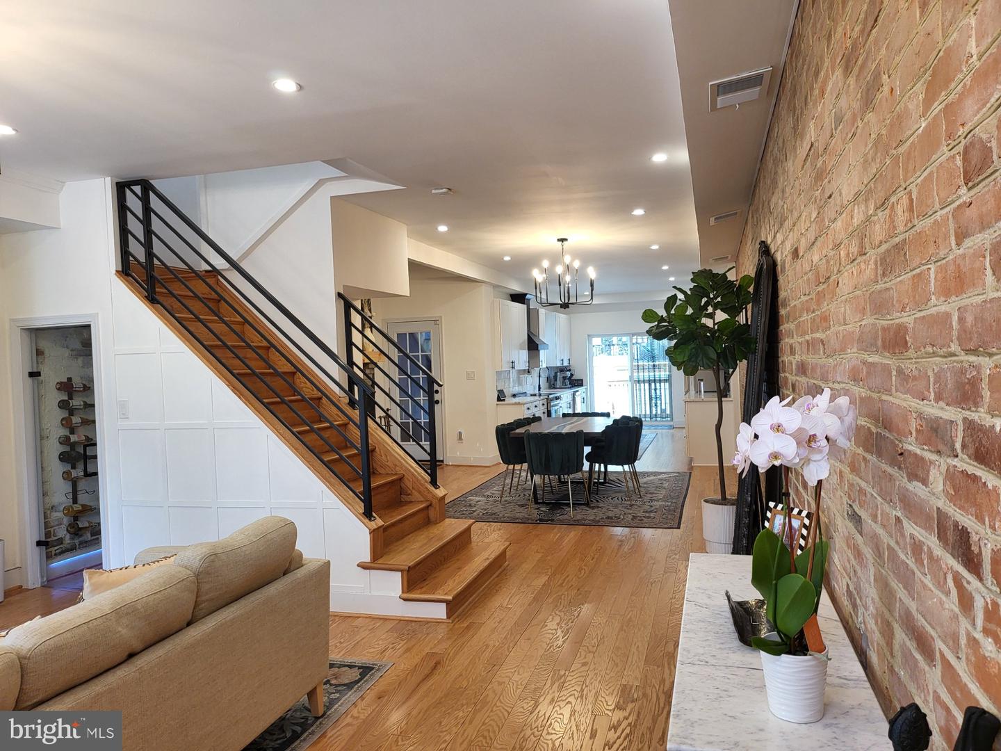 16 Q ST NE, WASHINGTON, District Of Columbia 20002, 5 Bedrooms Bedrooms, ,3 BathroomsBathrooms,Residential,For sale,16 Q ST NE,DCDC2213398 MLS # DCDC2213398