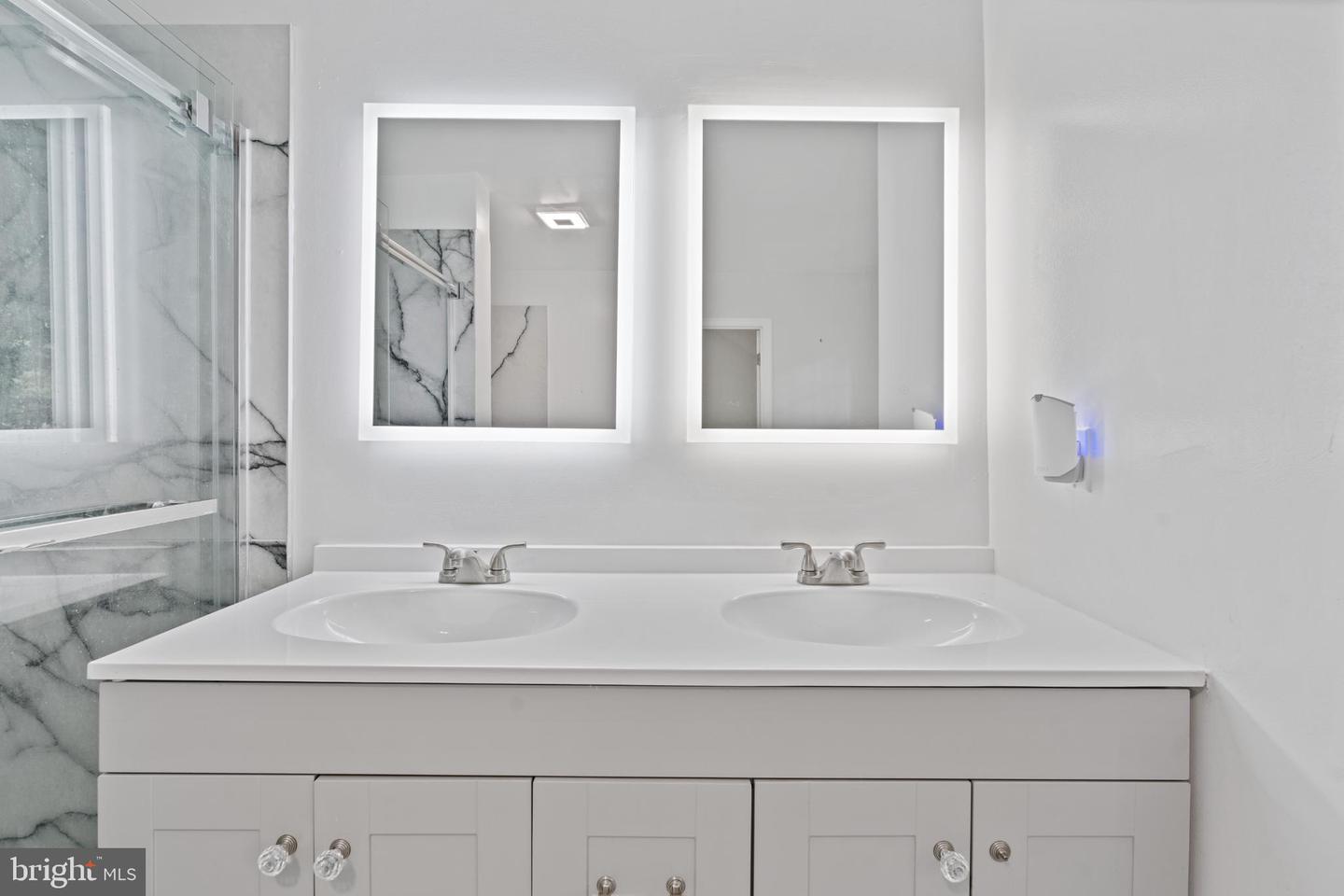 3811 TERMINAL AVE, RICHMOND, Virginia 23224, 4 Bedrooms Bedrooms, 6 Rooms Rooms,2 BathroomsBathrooms,Residential,For sale,3811 TERMINAL AVE,VARC2000722 MLS # VARC2000722