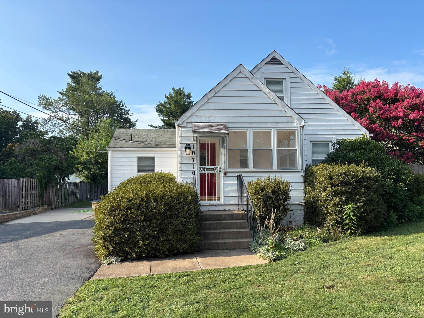 10710 WARWICK AVE, FAIRFAX, Virginia 22030, 3 Bedrooms Bedrooms, ,1 BathroomBathrooms,Residential,For sale,10710 WARWICK AVE,VAFC2006720 MLS # VAFC2006720