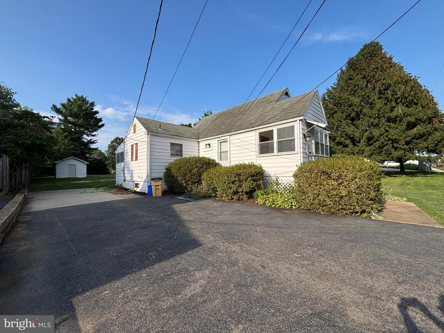 10710 WARWICK AVE, FAIRFAX, Virginia 22030, 3 Bedrooms Bedrooms, ,1 BathroomBathrooms,Residential,For sale,10710 WARWICK AVE,VAFC2006720 MLS # VAFC2006720