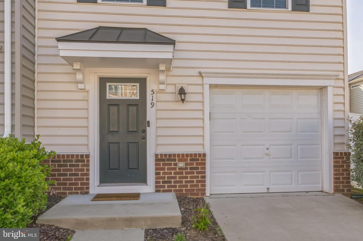 519 STREAMVIEW DR, FREDERICKSBURG, Virginia 22405, 4 Bedrooms Bedrooms, ,3 BathroomsBathrooms,Residential,For sale,519 STREAMVIEW DR,VAST2041432 MLS # VAST2041432