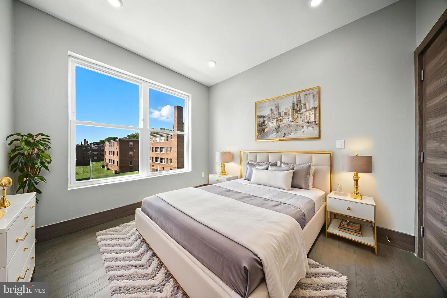 2109 M ST NE #8, WASHINGTON, District Of Columbia 20002, 3 Bedrooms Bedrooms, ,3 BathroomsBathrooms,Residential,For sale,2109 M ST NE #8,DCDC2213438 MLS # DCDC2213438