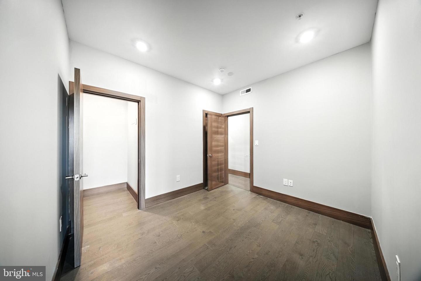 2109 M ST NE #8, WASHINGTON, District Of Columbia 20002, 3 Bedrooms Bedrooms, ,3 BathroomsBathrooms,Residential,For sale,2109 M ST NE #8,DCDC2213438 MLS # DCDC2213438