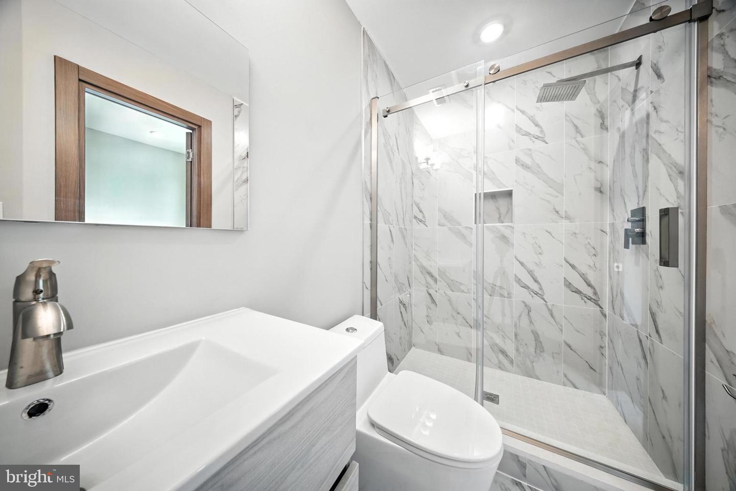 2109 M ST NE #8, WASHINGTON, District Of Columbia 20002, 3 Bedrooms Bedrooms, ,3 BathroomsBathrooms,Residential,For sale,2109 M ST NE #8,DCDC2213438 MLS # DCDC2213438