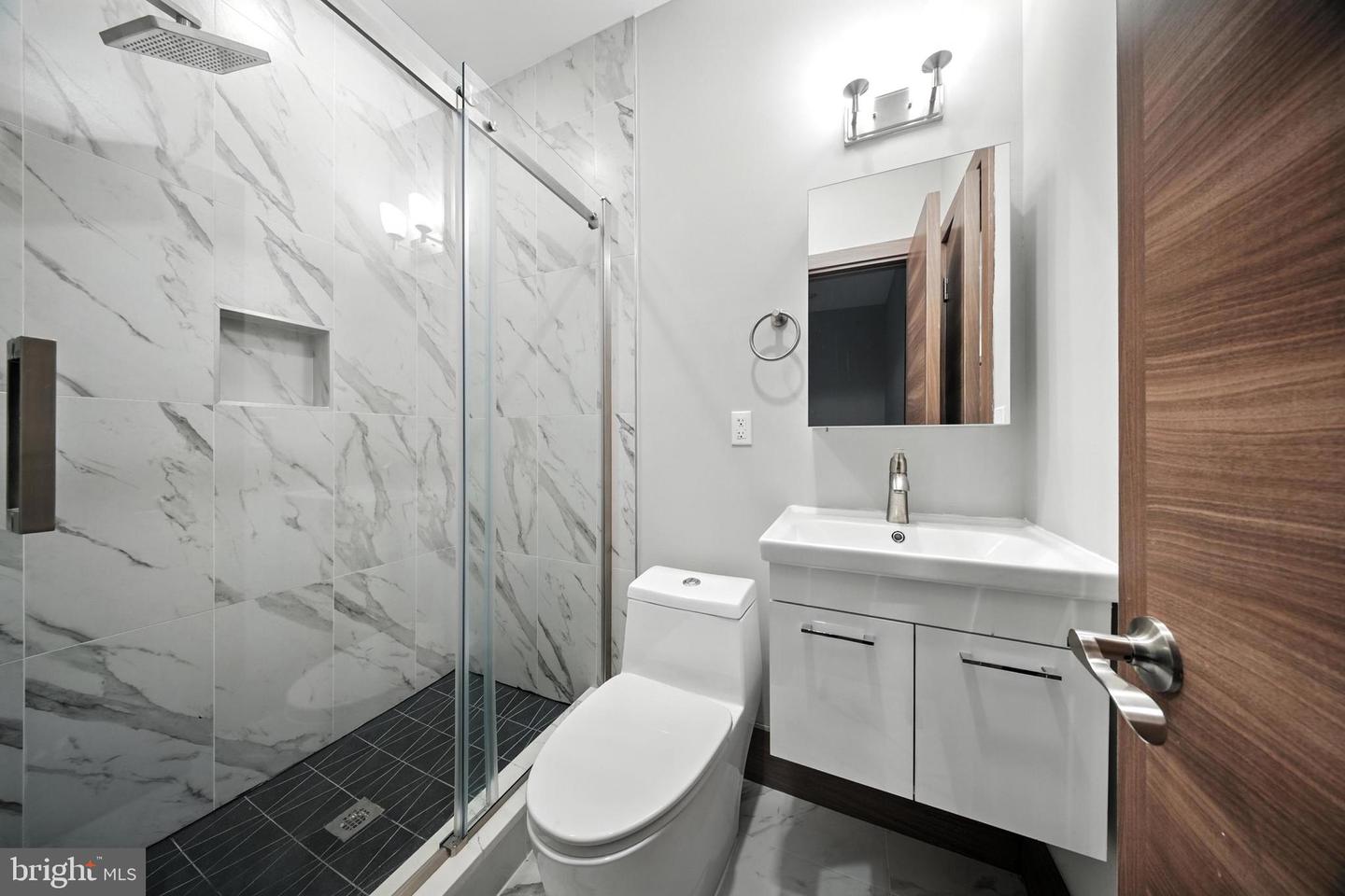 2109 M ST NE #8, WASHINGTON, District Of Columbia 20002, 3 Bedrooms Bedrooms, ,3 BathroomsBathrooms,Residential,For sale,2109 M ST NE #8,DCDC2213438 MLS # DCDC2213438