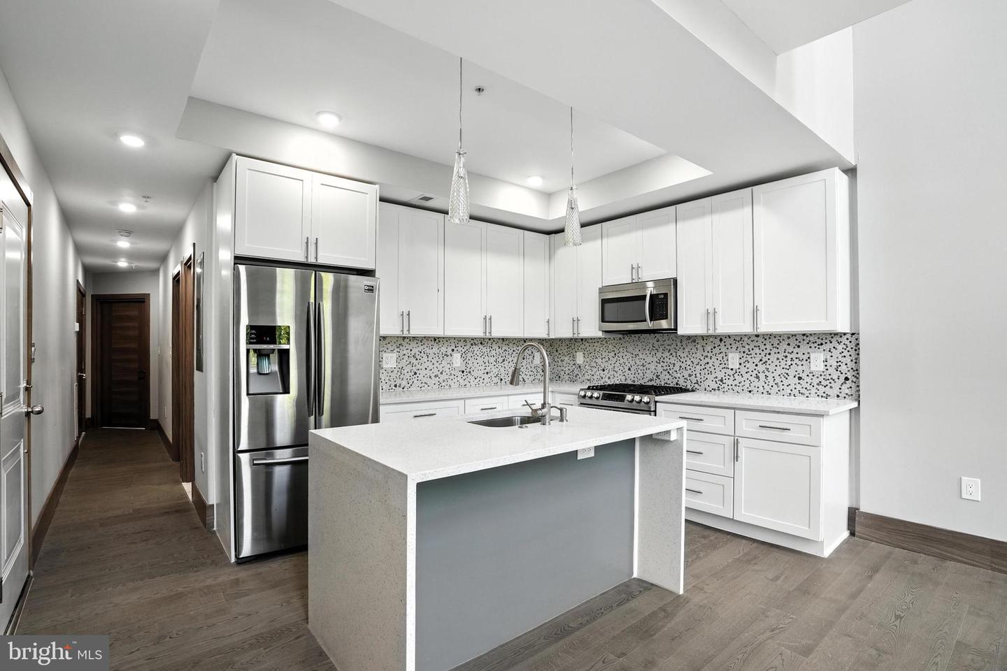 2109 M ST NE #8, WASHINGTON, District Of Columbia 20002, 3 Bedrooms Bedrooms, ,3 BathroomsBathrooms,Residential,For sale,2109 M ST NE #8,DCDC2213438 MLS # DCDC2213438