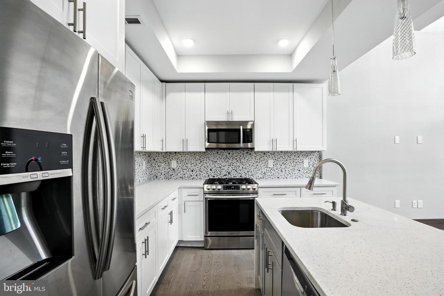2109 M ST NE #8, WASHINGTON, District Of Columbia 20002, 3 Bedrooms Bedrooms, ,3 BathroomsBathrooms,Residential,For sale,2109 M ST NE #8,DCDC2213438 MLS # DCDC2213438