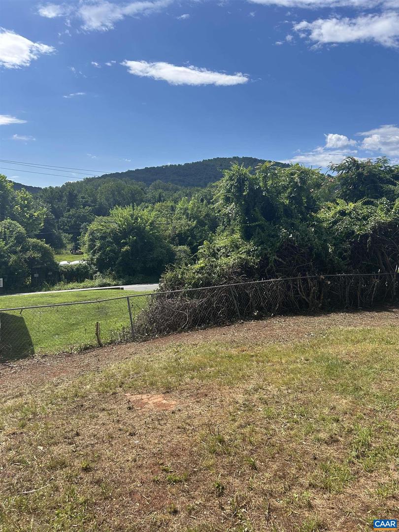 708 NASSAU ST, CHARLOTTESVILLE, Virginia 22902, 2 Bedrooms Bedrooms, ,1 BathroomBathrooms,Residential,For sale,708 NASSAU ST,667417 MLS # 667417