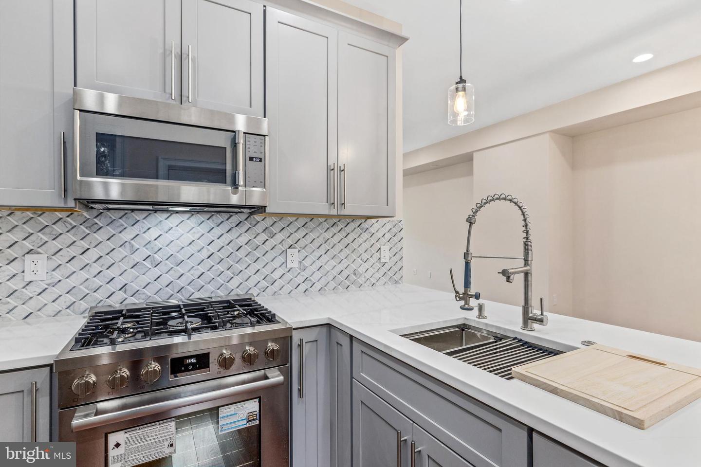 36 U ST NW, WASHINGTON, District Of Columbia 20001, 4 Bedrooms Bedrooms, ,2 BathroomsBathrooms,Residential,For sale,36 U ST NW,DCDC2213456 MLS # DCDC2213456