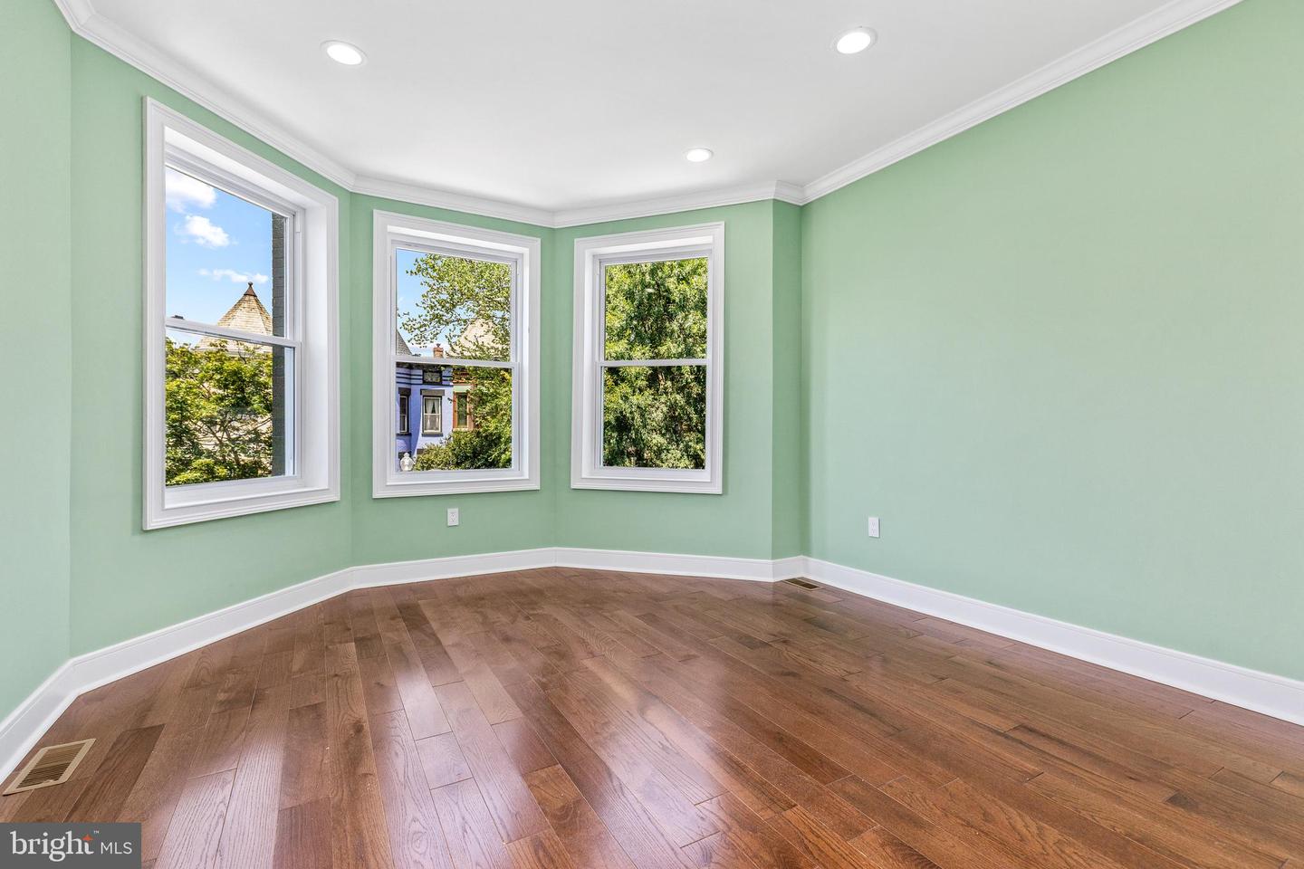 36 U ST NW, WASHINGTON, District Of Columbia 20001, 4 Bedrooms Bedrooms, ,2 BathroomsBathrooms,Residential,For sale,36 U ST NW,DCDC2213456 MLS # DCDC2213456