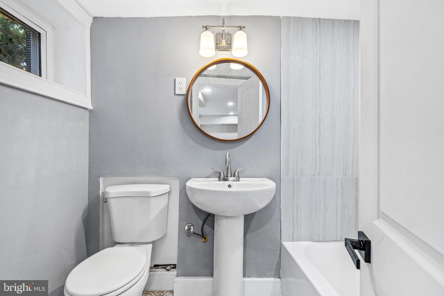 36 U ST NW, WASHINGTON, District Of Columbia 20001, 4 Bedrooms Bedrooms, ,2 BathroomsBathrooms,Residential,For sale,36 U ST NW,DCDC2213456 MLS # DCDC2213456