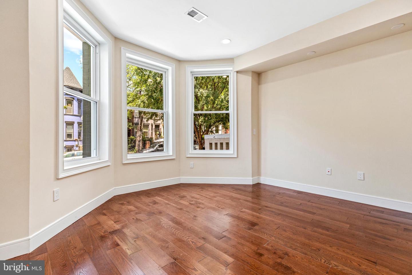 36 U ST NW, WASHINGTON, District Of Columbia 20001, 4 Bedrooms Bedrooms, ,2 BathroomsBathrooms,Residential,For sale,36 U ST NW,DCDC2213456 MLS # DCDC2213456