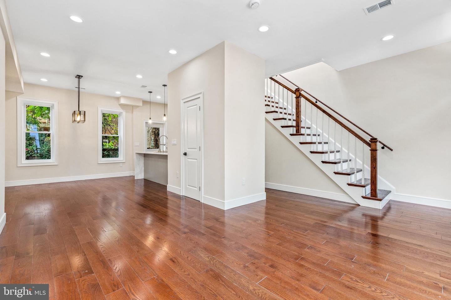 36 U ST NW, WASHINGTON, District Of Columbia 20001, 4 Bedrooms Bedrooms, ,2 BathroomsBathrooms,Residential,For sale,36 U ST NW,DCDC2213456 MLS # DCDC2213456