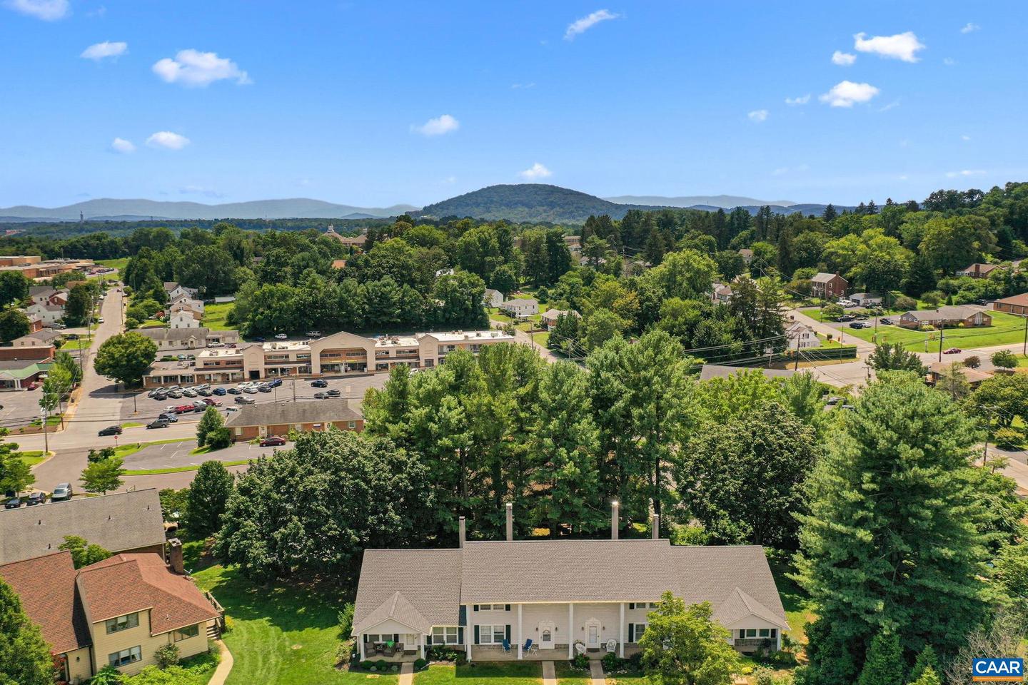 2 SHANNON PL, STAUNTON, Virginia 24401, 3 Bedrooms Bedrooms, ,2 BathroomsBathrooms,Residential,For sale,2 SHANNON PL,667419 MLS # 667419