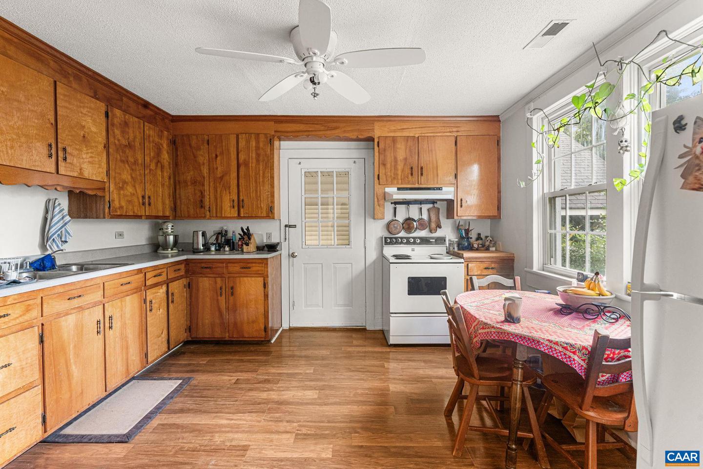 690 PAGE ST, SCOTTSVILLE, Virginia 24590, 3 Bedrooms Bedrooms, ,4 BathroomsBathrooms,Residential,For sale,690 PAGE ST,667421 MLS # 667421