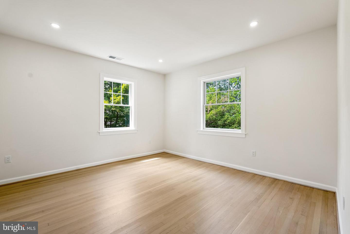 2717 38TH ST NW, WASHINGTON, District Of Columbia 20007, 6 Bedrooms Bedrooms, ,5 BathroomsBathrooms,Residential,For sale,2717 38TH ST NW,DCDC2183144 MLS # DCDC2183144