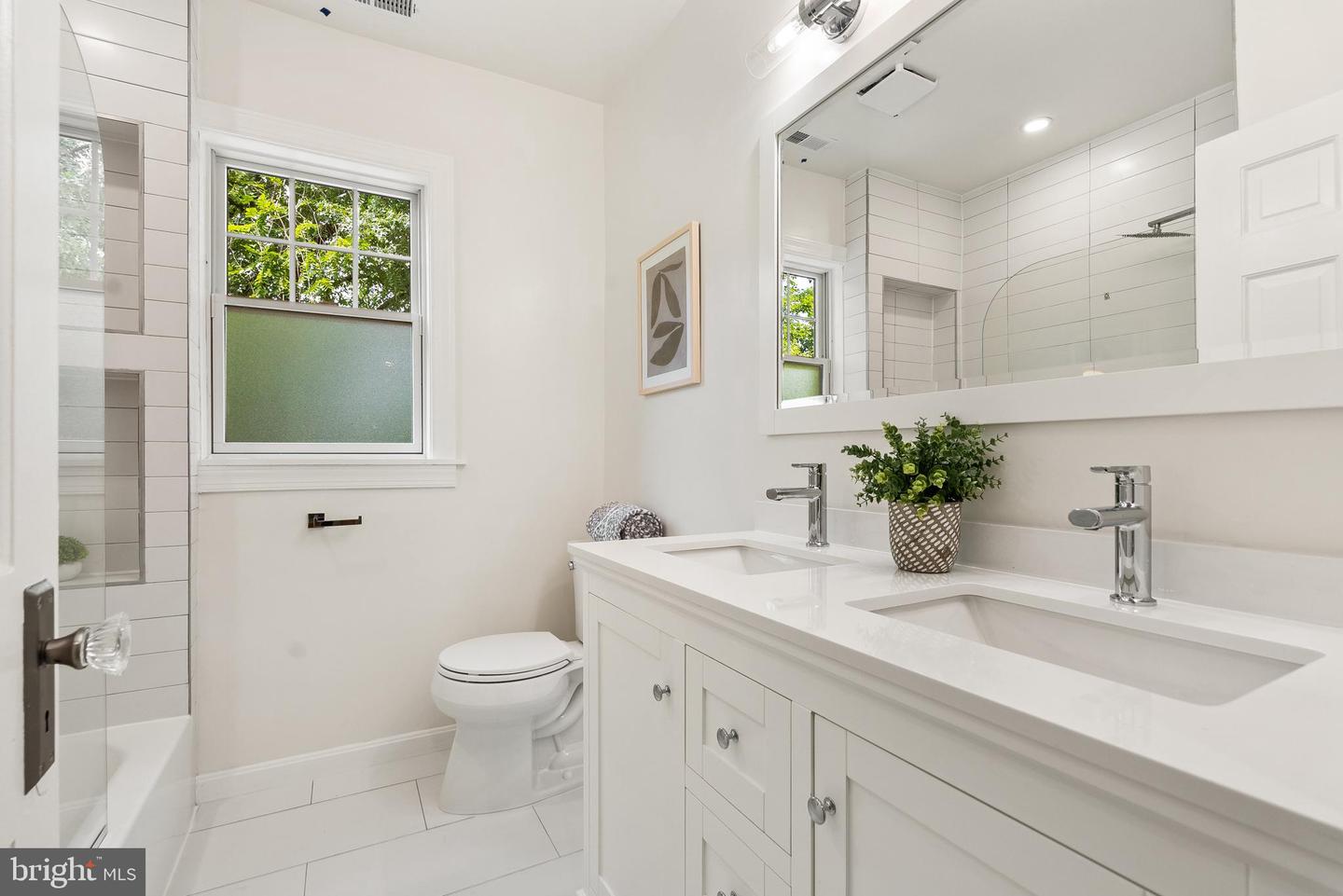 2717 38TH ST NW, WASHINGTON, District Of Columbia 20007, 6 Bedrooms Bedrooms, ,5 BathroomsBathrooms,Residential,For sale,2717 38TH ST NW,DCDC2183144 MLS # DCDC2183144