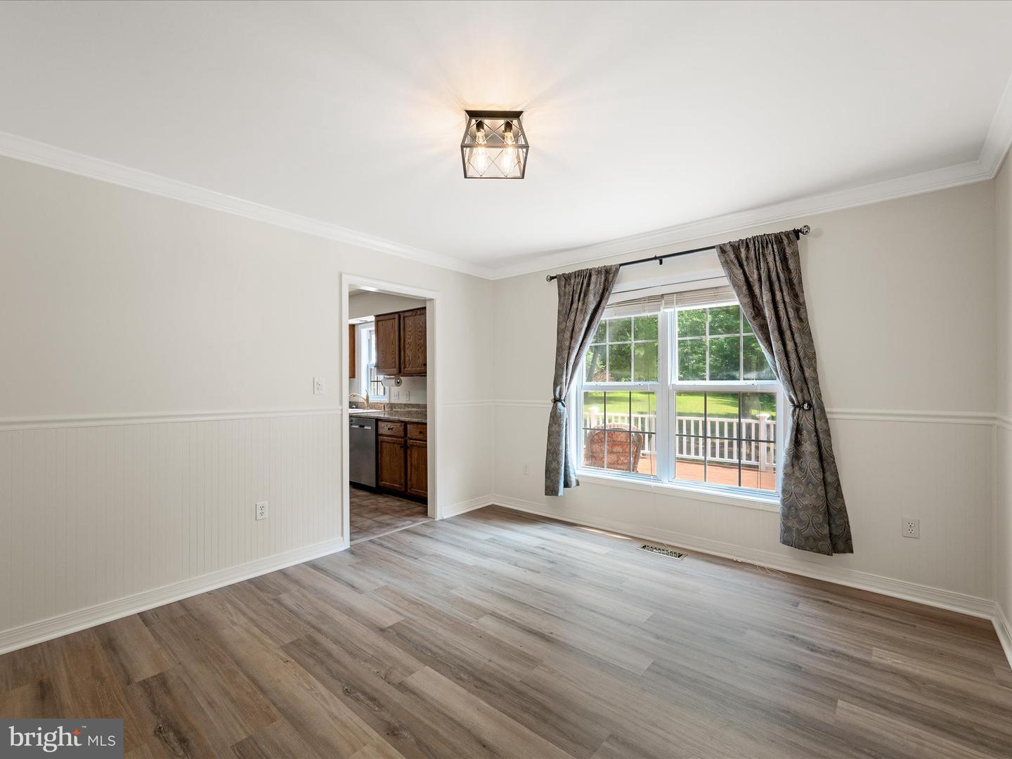 35298 SCOTLAND HEIGHTS RD, ROUND HILL, Virginia 20141, 5 Bedrooms Bedrooms, ,3 BathroomsBathrooms,Residential,For sale,35298 SCOTLAND HEIGHTS RD,VALO2087918 MLS # VALO2087918