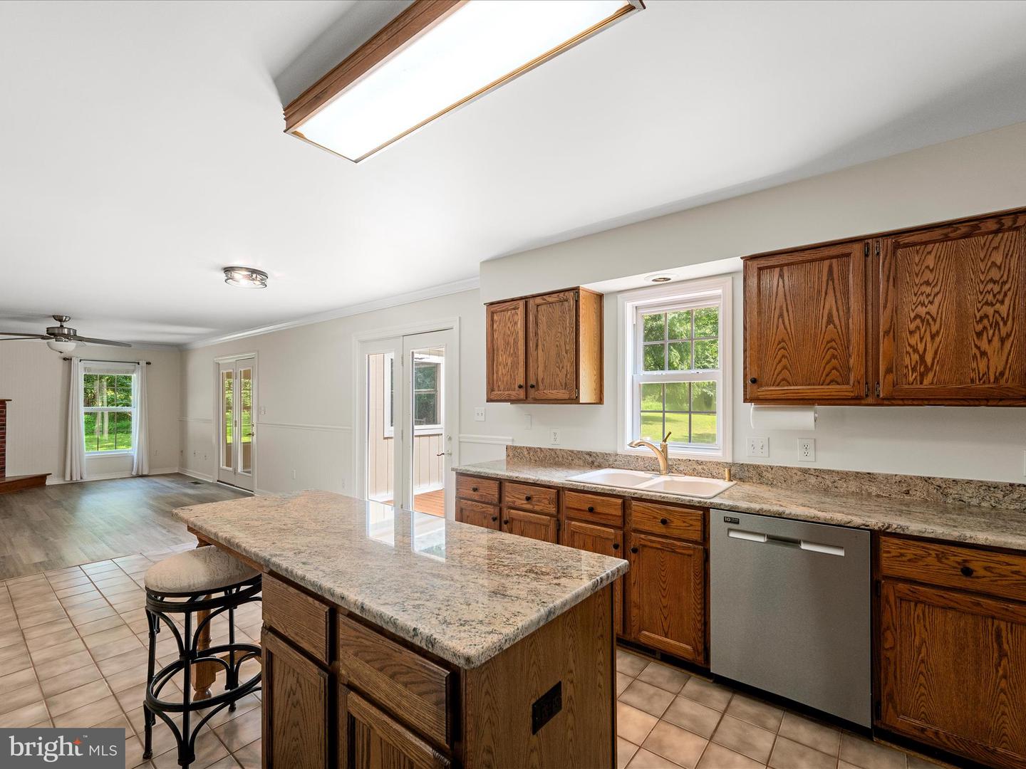 35298 SCOTLAND HEIGHTS RD, ROUND HILL, Virginia 20141, 5 Bedrooms Bedrooms, ,3 BathroomsBathrooms,Residential,For sale,35298 SCOTLAND HEIGHTS RD,VALO2087918 MLS # VALO2087918