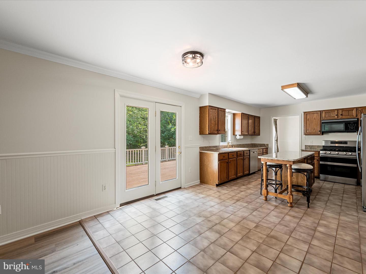 35298 SCOTLAND HEIGHTS RD, ROUND HILL, Virginia 20141, 5 Bedrooms Bedrooms, ,3 BathroomsBathrooms,Residential,For sale,35298 SCOTLAND HEIGHTS RD,VALO2087918 MLS # VALO2087918