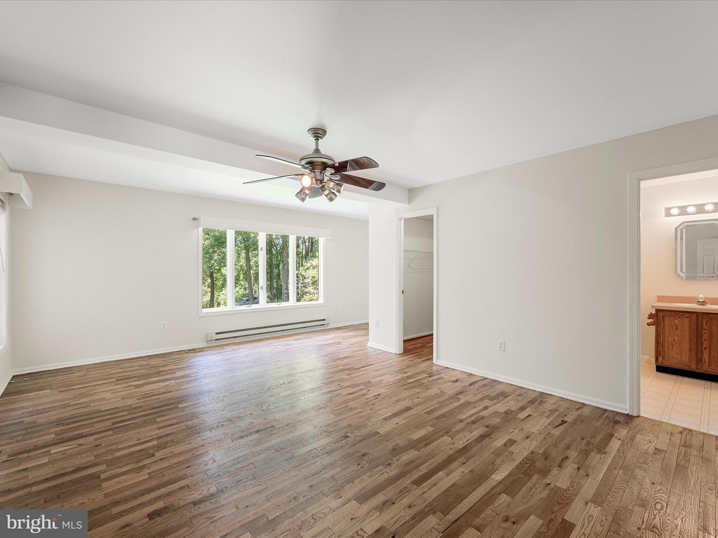 35298 SCOTLAND HEIGHTS RD, ROUND HILL, Virginia 20141, 5 Bedrooms Bedrooms, ,3 BathroomsBathrooms,Residential,For sale,35298 SCOTLAND HEIGHTS RD,VALO2087918 MLS # VALO2087918