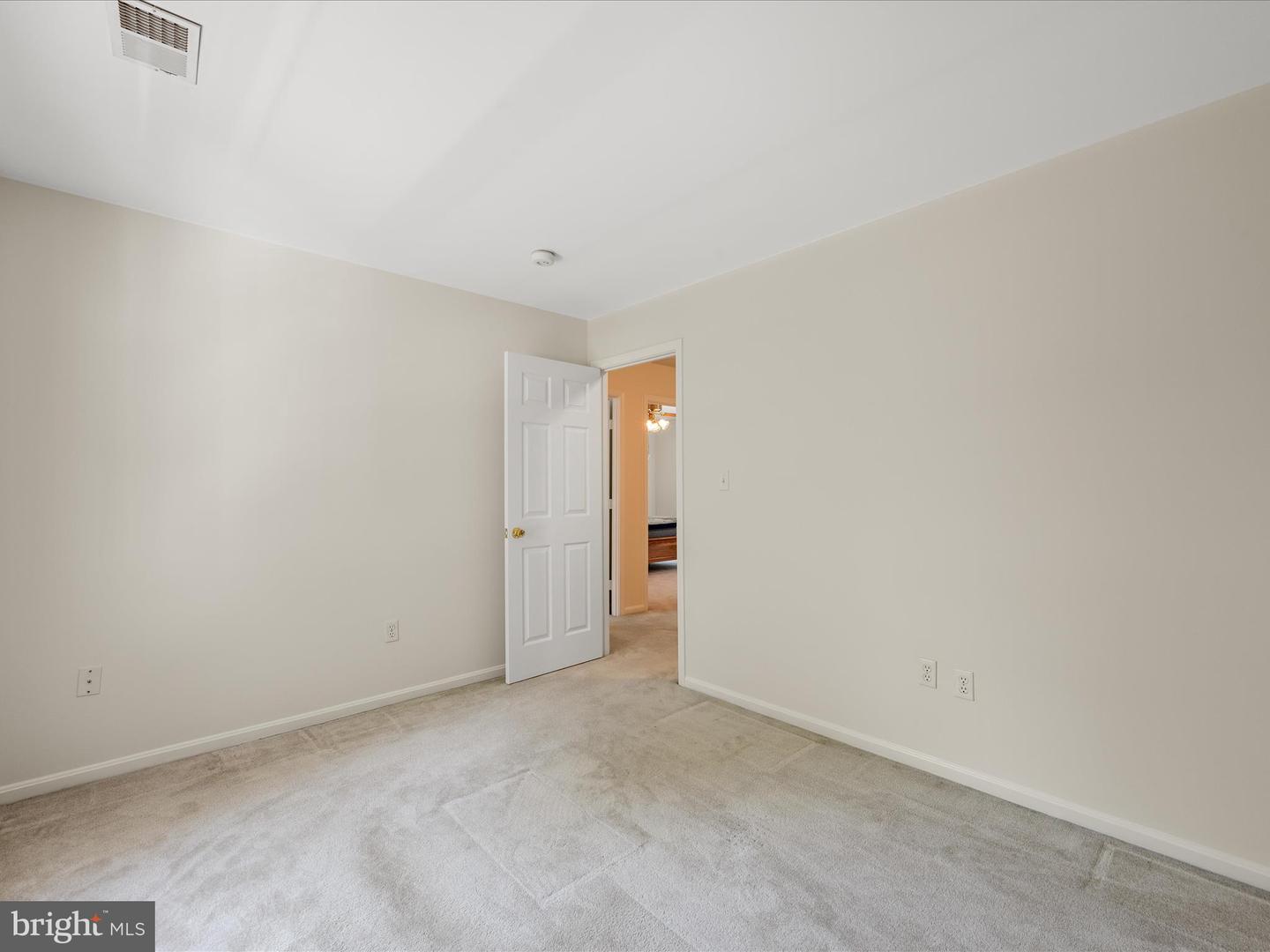 35298 SCOTLAND HEIGHTS RD, ROUND HILL, Virginia 20141, 5 Bedrooms Bedrooms, ,3 BathroomsBathrooms,Residential,For sale,35298 SCOTLAND HEIGHTS RD,VALO2087918 MLS # VALO2087918